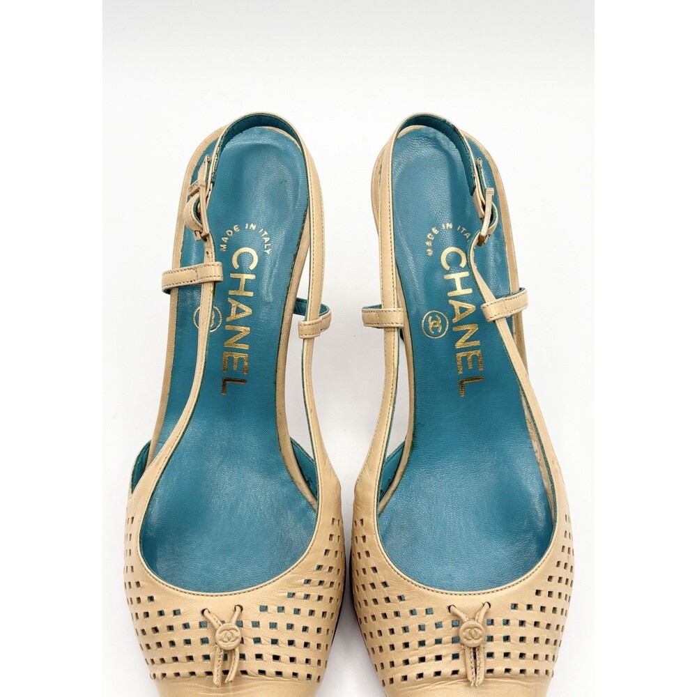 Chanel Beige Leather Perforated Slingback Heels w/ CC Charm Accent EU 35.5 - Picture 7 of 14